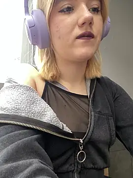 Snapshot of Cherry___Blossom chatting on October 25, 2025, 11:09 am Cherry Blossom online show from October 25, 2025, 11:09 am