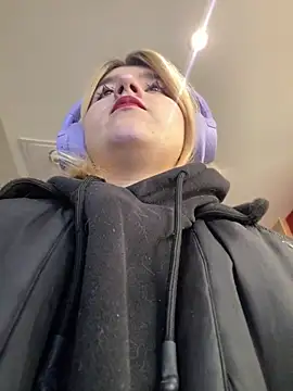 Snapshot of Cherry___Blossom chatting on October 6, 2025, 10:16 am Cherry Blossom online show from October 6, 2025, 10:16 am