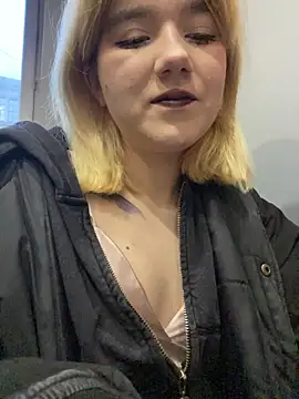 Snapshot of Cherry___Blossom chatting on November 5, 2025, 1:14 pm Cherry Blossom online show from November 5, 2025, 1:14 pm