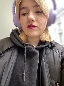 Snapshot of Cherry___Blossom chatting on October 10, 2025, 11:22 am Cherry Blossom online show from October 10, 2025, 11:22 am