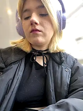 Snapshot of Cherry___Blossom chatting on October 12, 2025, 9:10 am Cherry Blossom online show from October 12, 2025, 9:10 am