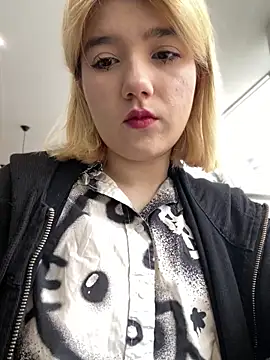 Snapshot of Cherry___Blossom chatting on September 17, 2025, 10:06 am Cherry Blossom online show from September 17, 2025, 10:06 am