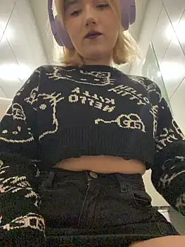 Snapshot of Cherry___Blossom chatting on October 30, 2025, 11:30 am Cherry Blossom online show from October 30, 2025, 11:30 am