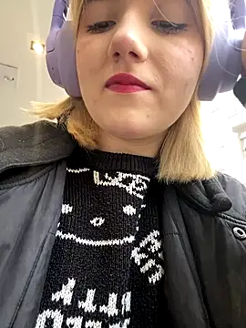 Snapshot of Cherry___Blossom chatting on October 3, 2025, 11:12 am Cherry Blossom online show from October 3, 2025, 11:12 am