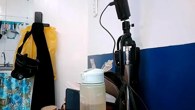 Snapshot of Veronnaink chatting on February 25, 2026, 12:05 pm Veronnaink online show from February 25, 2026, 12:05 pm