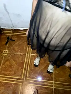 pareja-dispuesta online show from September 18, 2025, 6:00 pm