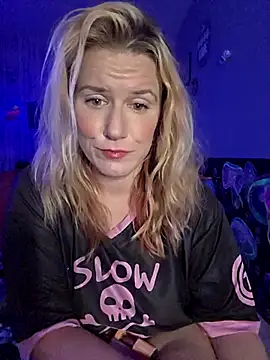 Snapshot of RhondaRump chatting on June 6, 2026, 4:07 am RhondaRump online show from June 6, 2026, 4:07 am