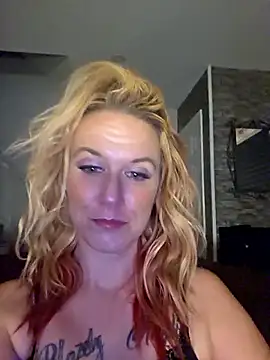 Snapshot of RhondaRump chatting on May 28, 2026, 5:26 am RhondaRump online show from May 28, 2026, 5:26 am