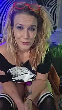 Snapshot of RhondaRump chatting on June 17, 2026, 9:08 am RhondaRump online show from June 17, 2026, 9:08 am