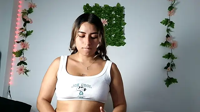 Snapshot of abella-lemus chatting on February 13, 2026, 7:47 pm abella-lemus online show from February 13, 2026, 7:47 pm