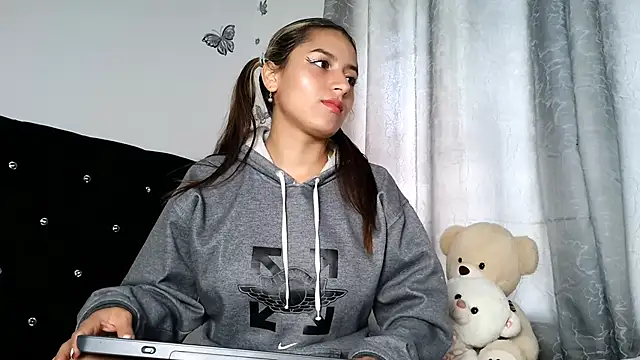 Snapshot of abella-lemus chatting on November 25, 2025, 3:12 pm abella-lemus online show from November 25, 2025, 3:12 pm