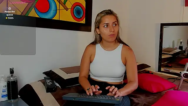 Snapshot of abella-lemus chatting on September 15, 2025, 1:55 pm abella-lemus online show from September 15, 2025, 1:55 pm