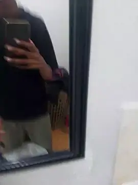 Snapshot of gemini_loops chatting on October 8, 2025, 5:35 pm gemini loops online show from October 8, 2025, 5:35 pm