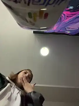 Snapshot of AriaBliss- chatting on September 19, 2025, 2:59 am AriaBliss- online show from September 19, 2025, 2:59 am