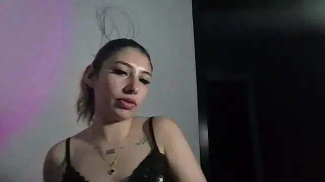 Snapshot of AriaBliss- chatting on November 3, 2025, 3:34 am AriaBliss- online show from November 3, 2025, 3:34 am