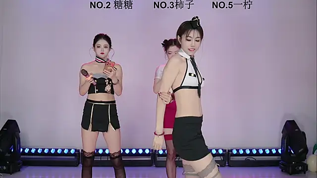 Snapshot of ERA_luoluo chatting on December 18, 2025, 11:14 am ERA luoluo online show from December 18, 2025, 11:14 am