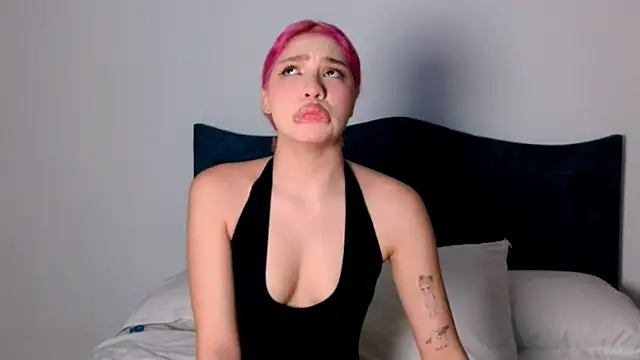 angelinhaaa online show from November 14, 2025, 12:25 am