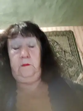 CrystalLime6411 online show from October 27, 2025, 4:57 am