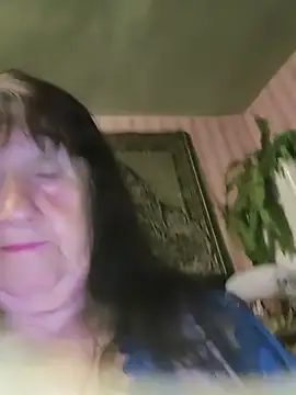 Snapshot of CrystalLime6411 chatting on June 1, 2026, 3:55 pm CrystalLime6411 online show from June 1, 2026, 3:55 pm