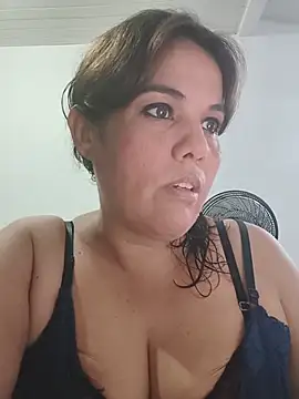 Bellapotencia1985 online show from May 17, 2026, 9:53 am
