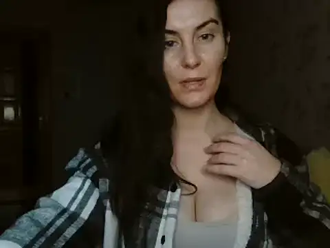 Snapshot of KatalinaQE chatting on October 21, 2025, 6:24 am KatalinaQE online show from October 21, 2025, 6:24 am