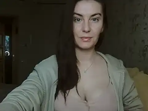 Snapshot of KatalinaQE chatting on November 14, 2025, 6:17 am KatalinaQE online show from November 14, 2025, 6:17 am