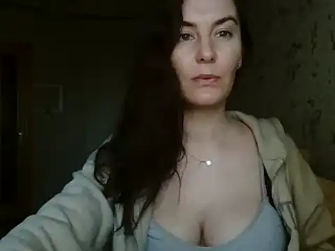 Snapshot of KatalinaQE chatting on October 30, 2025, 6:01 am KatalinaQE online show from October 30, 2025, 6:01 am