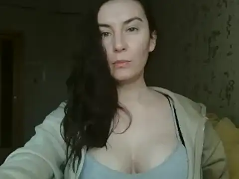 Snapshot of KatalinaQE chatting on October 16, 2025, 8:55 am KatalinaQE online show from October 16, 2025, 8:55 am