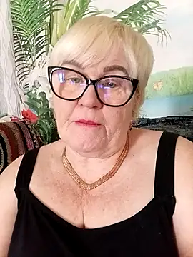 Snapshot of VioletSweet5566 chatting on April 5, 2026, 7:15 am VioletSweet5566 online show from April 5, 2026, 7:15 am
