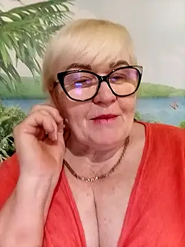 Snapshot of VioletSweet5566 chatting on April 3, 2026, 1:39 pm VioletSweet5566 online show from April 3, 2026, 1:39 pm