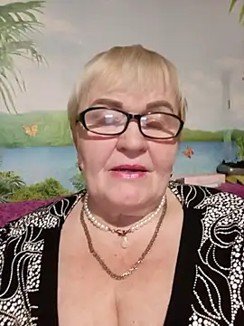 VioletSweet5566 online show from November 9, 2025, 6:34 pm