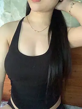 Snapshot of Lyly11 chatting on November 24, 2025, 2:22 am Lyly11 online show from November 24, 2025, 2:22 am