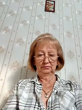 AlikaSwan5821 online show from October 4, 2025, 1:34 pm