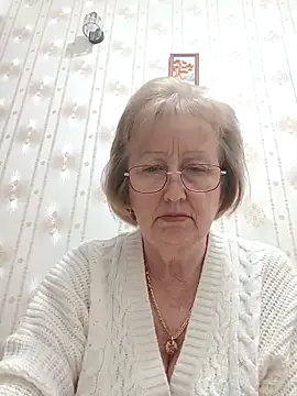 Snapshot of AlikaSwan5821 chatting on May 5, 2026, 6:44 pm AlikaSwan5821 online show from May 5, 2026, 6:44 pm