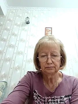 AlikaSwan5821 online show from October 8, 2025, 1:23 pm