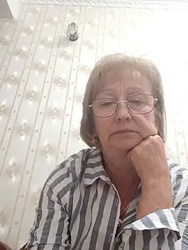 AlikaSwan5821 online show from September 22, 2025, 6:36 pm