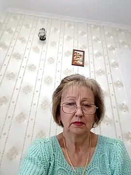 AlikaSwan5821 online show from December 2, 2025, 7:37 pm