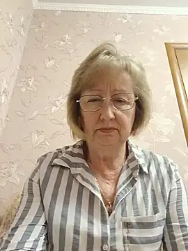 Snapshot of AlikaSwan5821 chatting on June 11, 2026, 1:30 pm AlikaSwan5821 online show from June 11, 2026, 1:30 pm