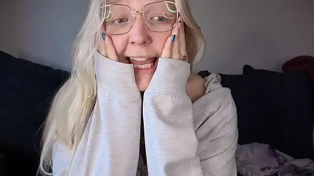 Snapshot of Daisyxoxo_ chatting on November 2, 2025, 10:09 am Daisyxoxo online show from November 2, 2025, 10:09 am