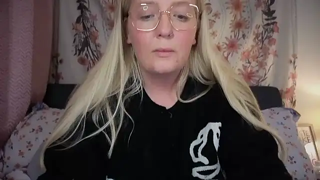 Snapshot of Daisyxoxo_ chatting on January 17, 2026, 9:18 pm Daisyxoxo online show from January 17, 2026, 9:18 pm