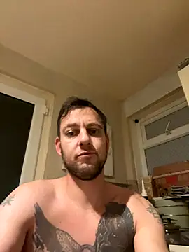 Snapshot of Mrtg1987 chatting on November 19, 2025, 1:27 am Mrtg1987 online show from November 19, 2025, 1:27 am