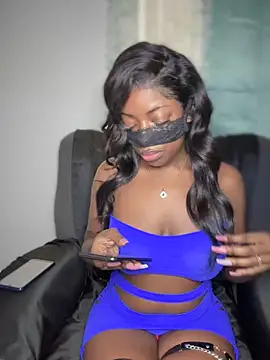  foreigntitts online show from September 26, 2025, 3:19 pm