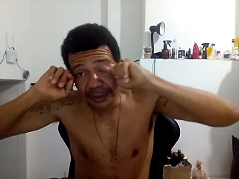 Snapshot of moreno25centimetro chatting on October 7, 2025, 8:26 am moreno25centimetro online show from October 7, 2025, 8:26 am