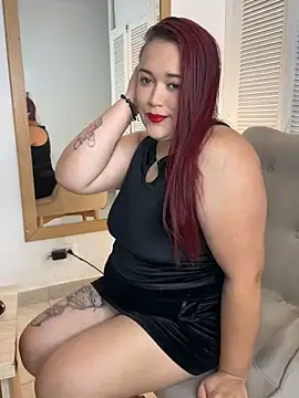 Snapshot of IvyPalacios chatting on October 18, 2025, 11:45 am IvyPalacios online show from October 18, 2025, 11:45 am