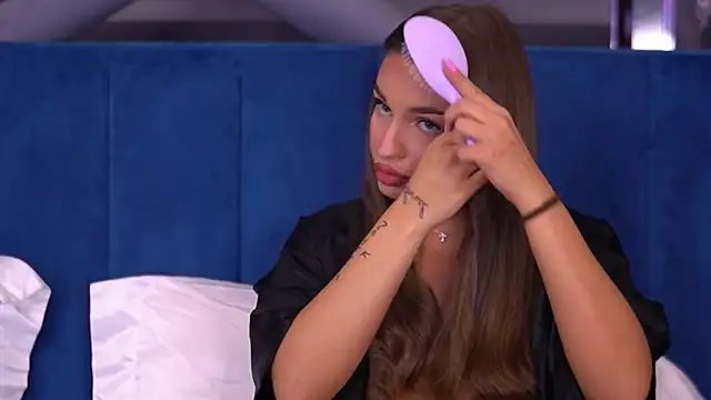 MillaSerene online show from October 24, 2025, 4:33 am