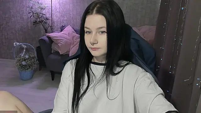 AlinaGreeeen online show from October 15, 2025, 7:49 am