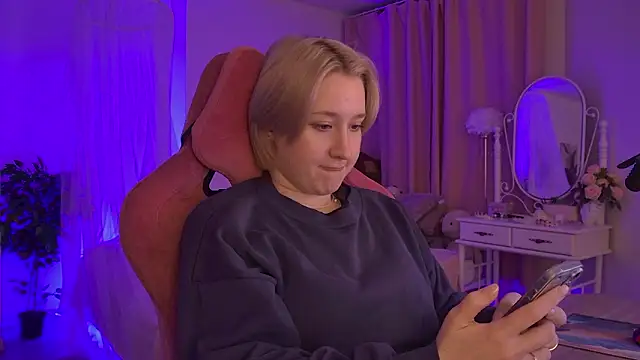 Snapshot of CinBellamy chatting on February 12, 2026, 6:13 am CinBellamy online show from February 12, 2026, 6:13 am