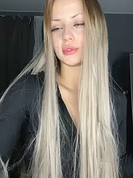 Snapshot of FavoriteKira chatting on November 28, 2025, 9:37 pm FavoriteKira online show from November 28, 2025, 9:37 pm