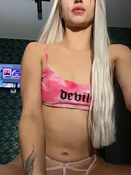 Snapshot of FavoriteKira chatting on October 21, 2025, 3:11 pm FavoriteKira online show from October 21, 2025, 3:11 pm