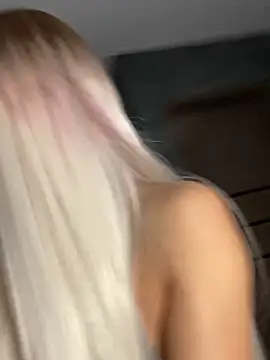 Snapshot of FavoriteKira chatting on October 11, 2025, 4:30 pm FavoriteKira online show from October 11, 2025, 4:30 pm